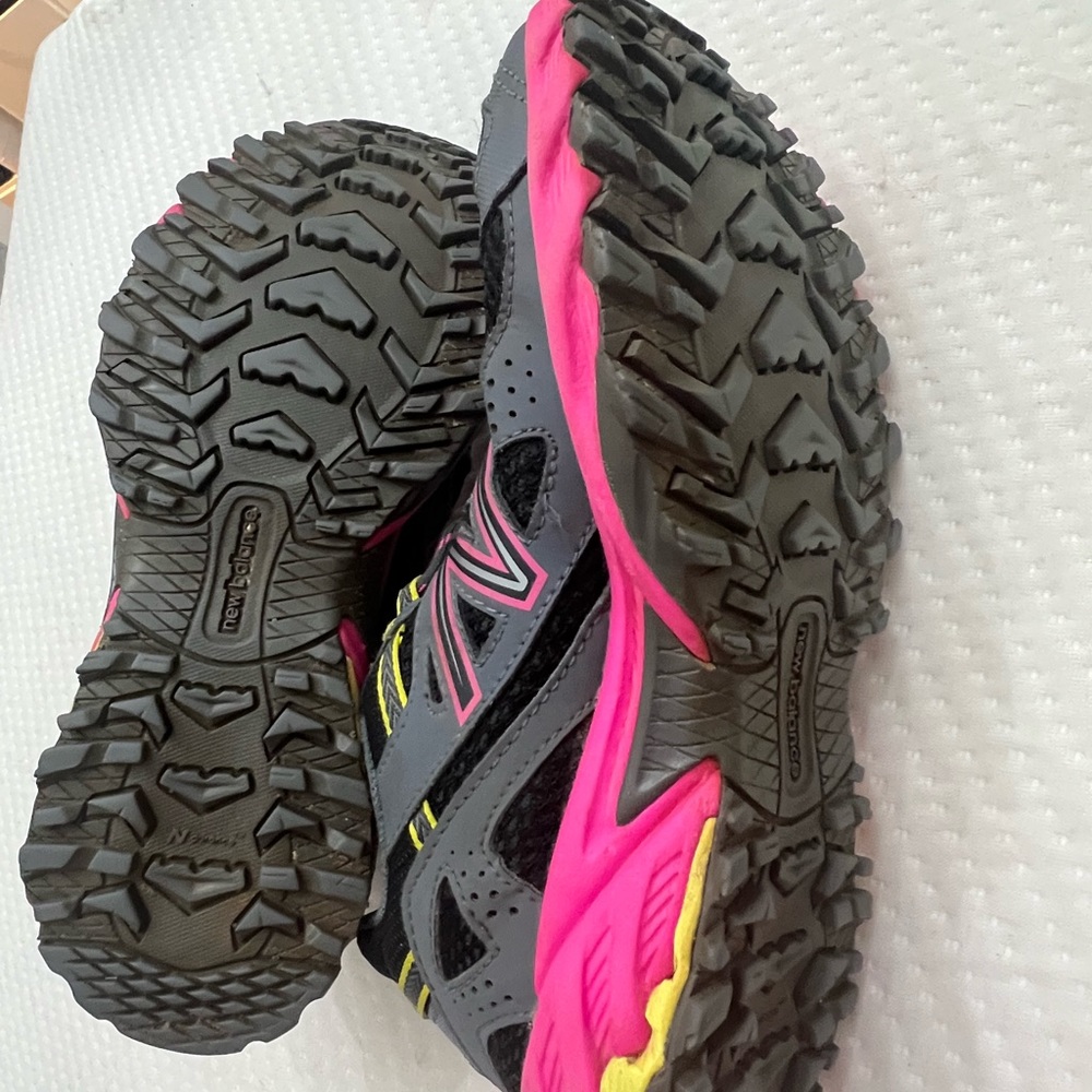 COPY - New Balance 573 trail running shoes wide width - Picture 6 of 9